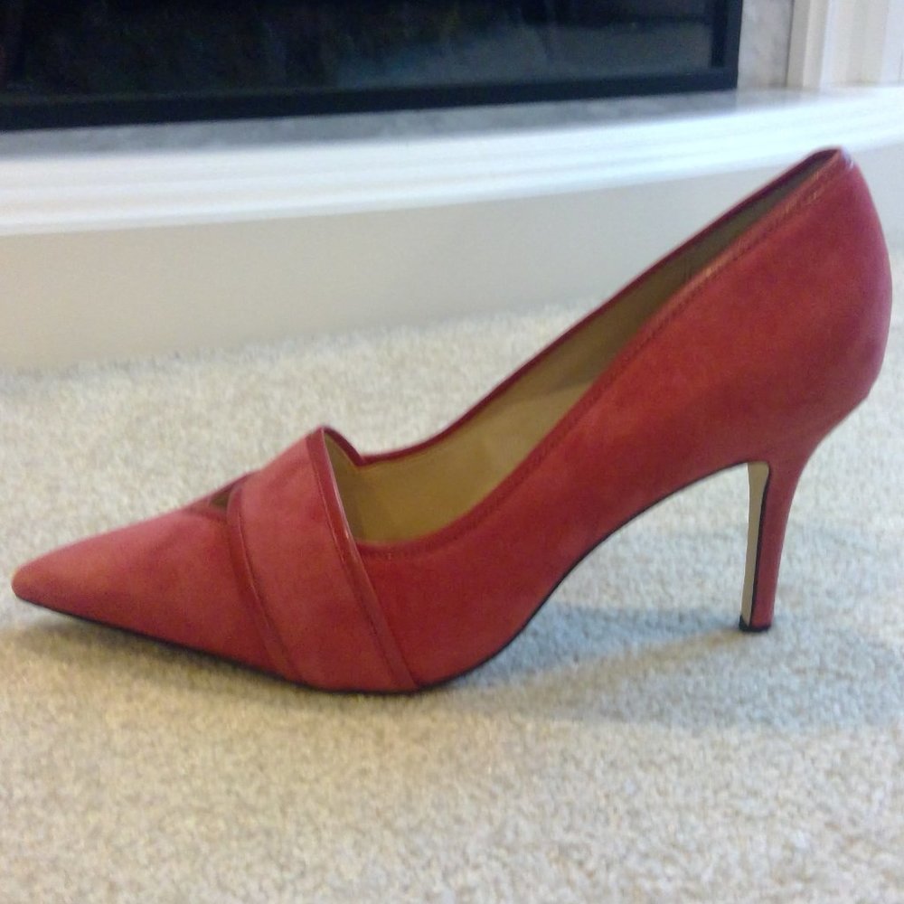White House Black Market Crimson Heels - Picture 5 of 6
